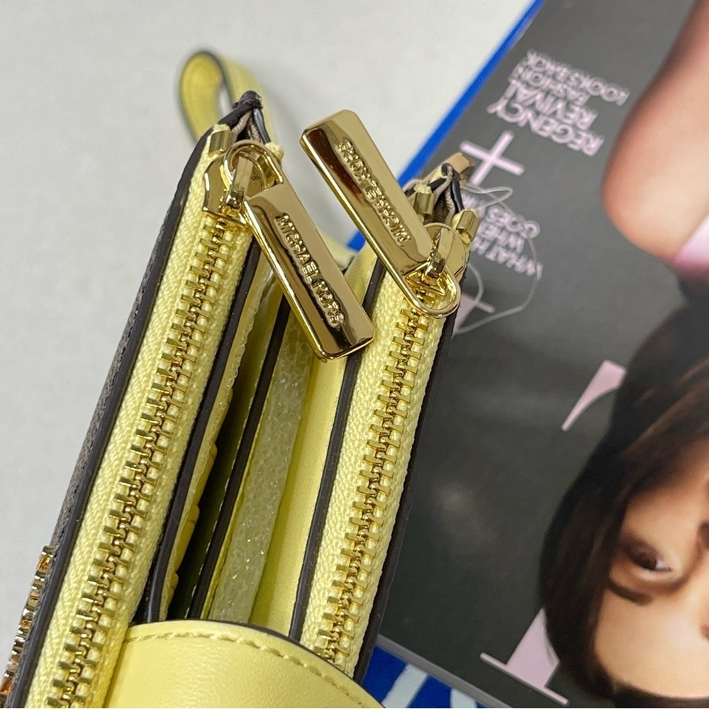 (new+tag) Michael Kors double zip wristlet /wallet fit phone (pro max) - Picture 3 of 5